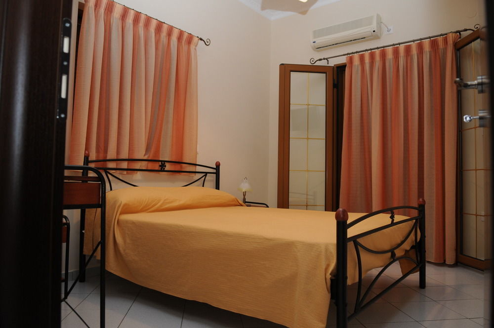 Sofia Apartment Gythio Bagian luar foto